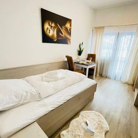 Fewo 20 - Appartement Im Rottalblick - Youngmodern Wohnen, Tiere Willkommen, Bademantelgang Zur Therme, Tv Und Balkon Bad Griesbach (Bavaria) Exterior foto