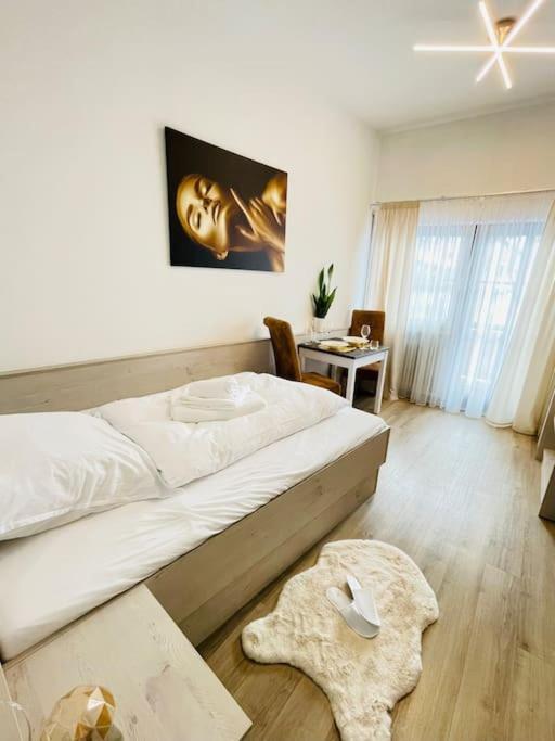 Fewo 20 - Appartement Im Rottalblick - Youngmodern Wohnen, Tiere Willkommen, Bademantelgang Zur Therme, Tv Und Balkon Bad Griesbach (Bavaria) Exterior foto